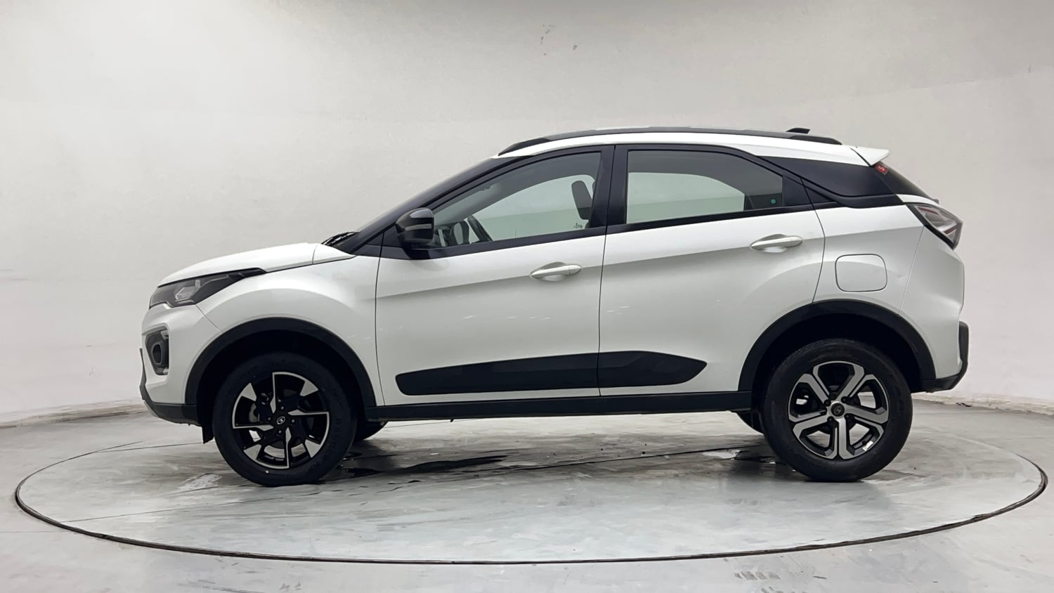 Used 2023 Tata Nexon XZA Plus (L) Petrol Automatic exterior LEFT SIDE VIEW