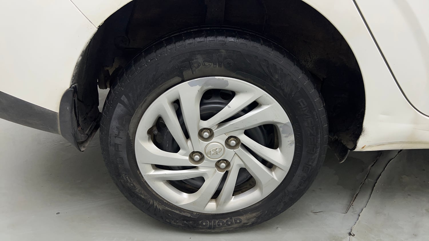 Used 2021 Hyundai Aura S 1.2 CNG Cng Manual tyres RIGHT REAR TYRE RIM VIEW