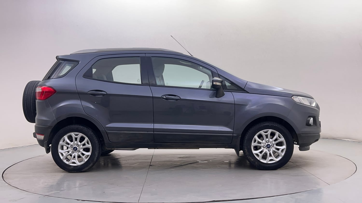 Used 2015 Ford EcoSport Titanium 1.5 Ti-VCT AT Petrol Automatic exterior RIGHT SIDE VIEW