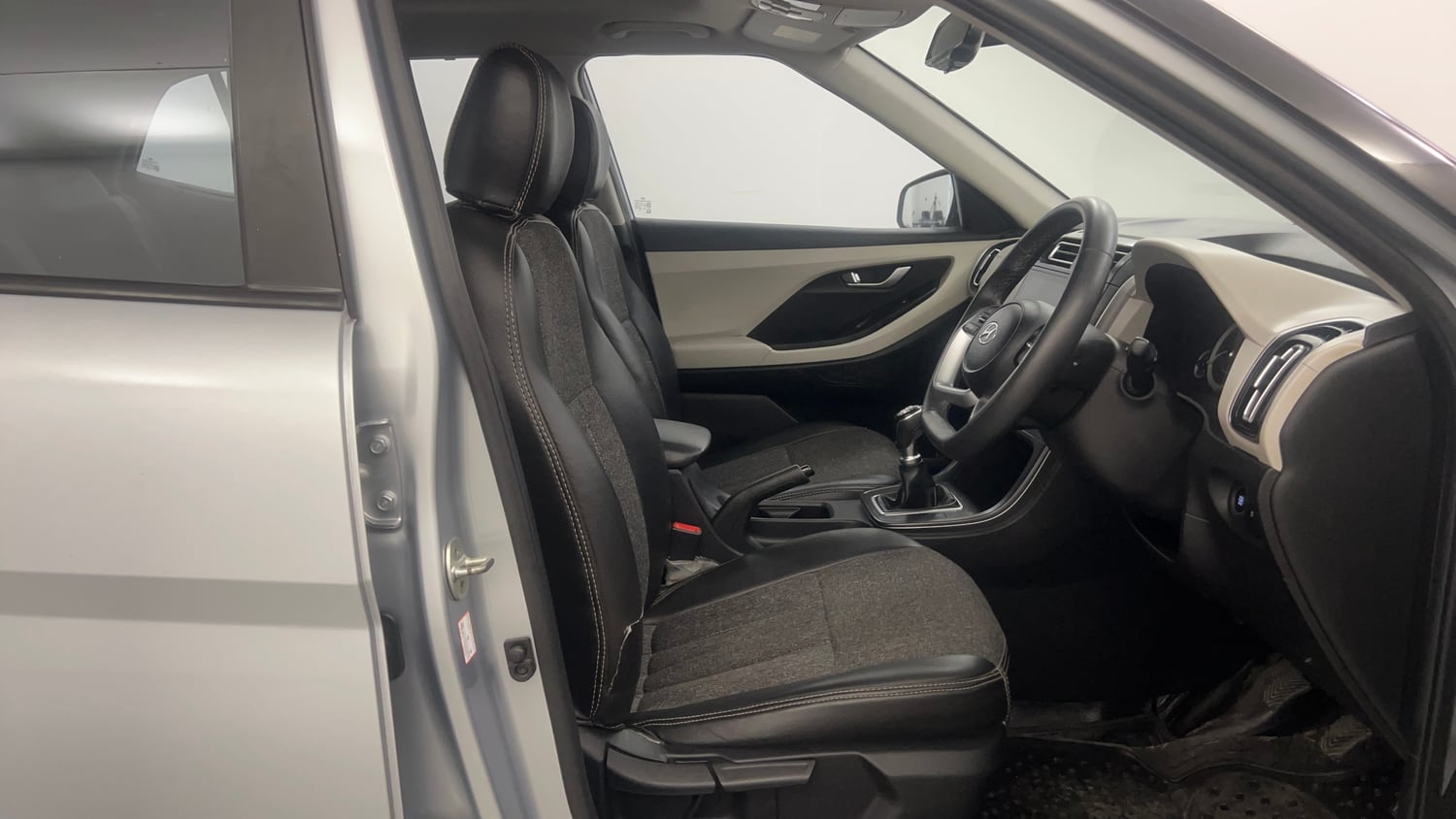 Used 2022 Hyundai Creta SX 1.5 Petrol Petrol Manual interior RIGHT SIDE FRONT DOOR CABIN VIEW
