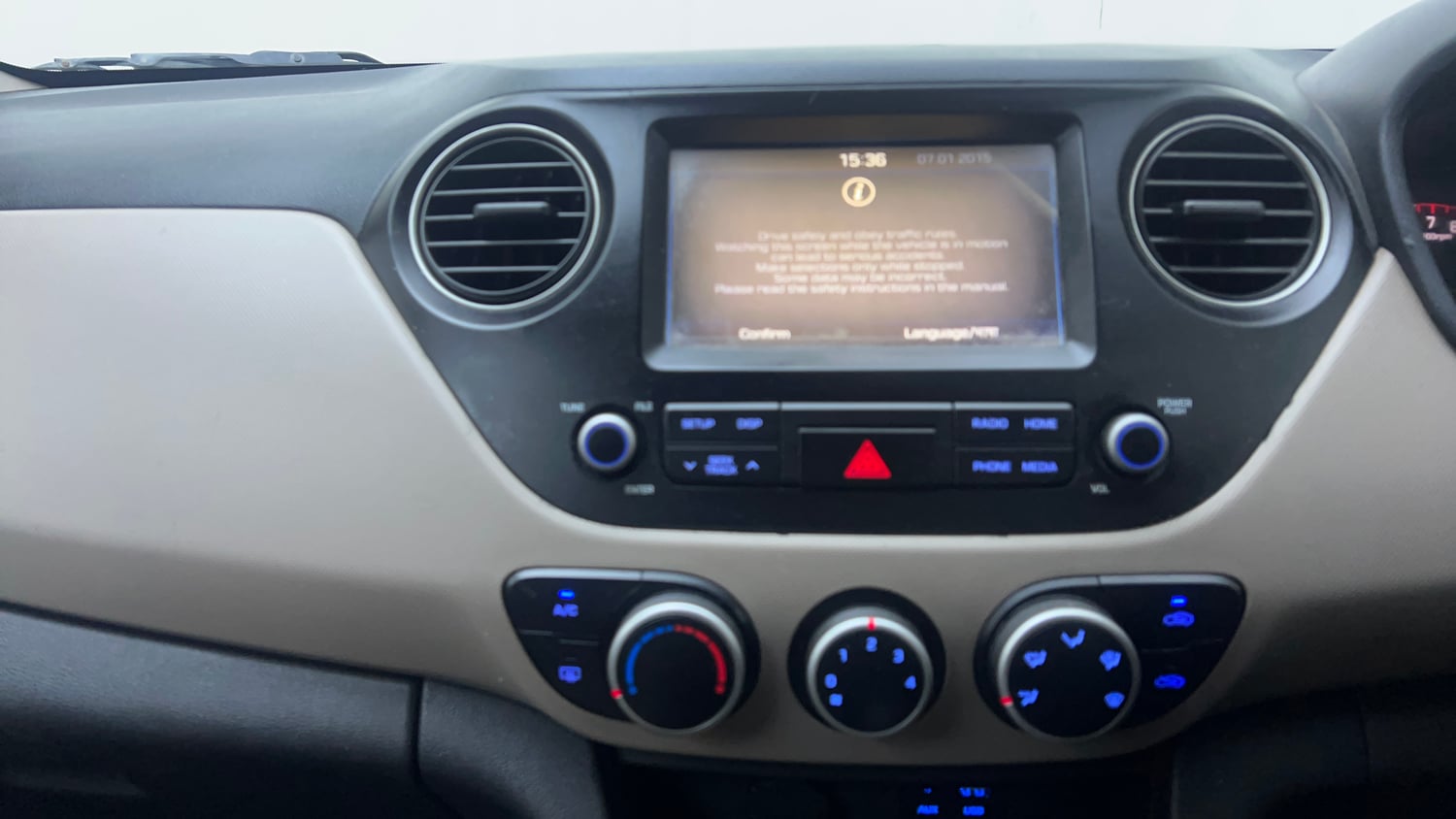 Used 2017 Hyundai Grand i10 Sportz (O) AT 1.2 Kappa VTVT Petrol Automatic interior MUSIC SYSTEM & AC CONTROL VIEW