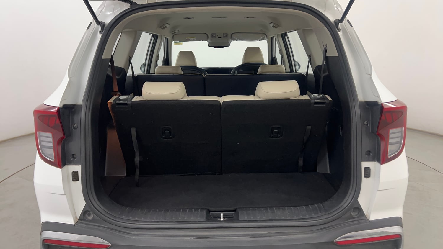 Used 2023 Kia Carens Luxury Plus 1.5 Diesel AT 7 STR Diesel Automatic interior DICKY INSIDE VIEW