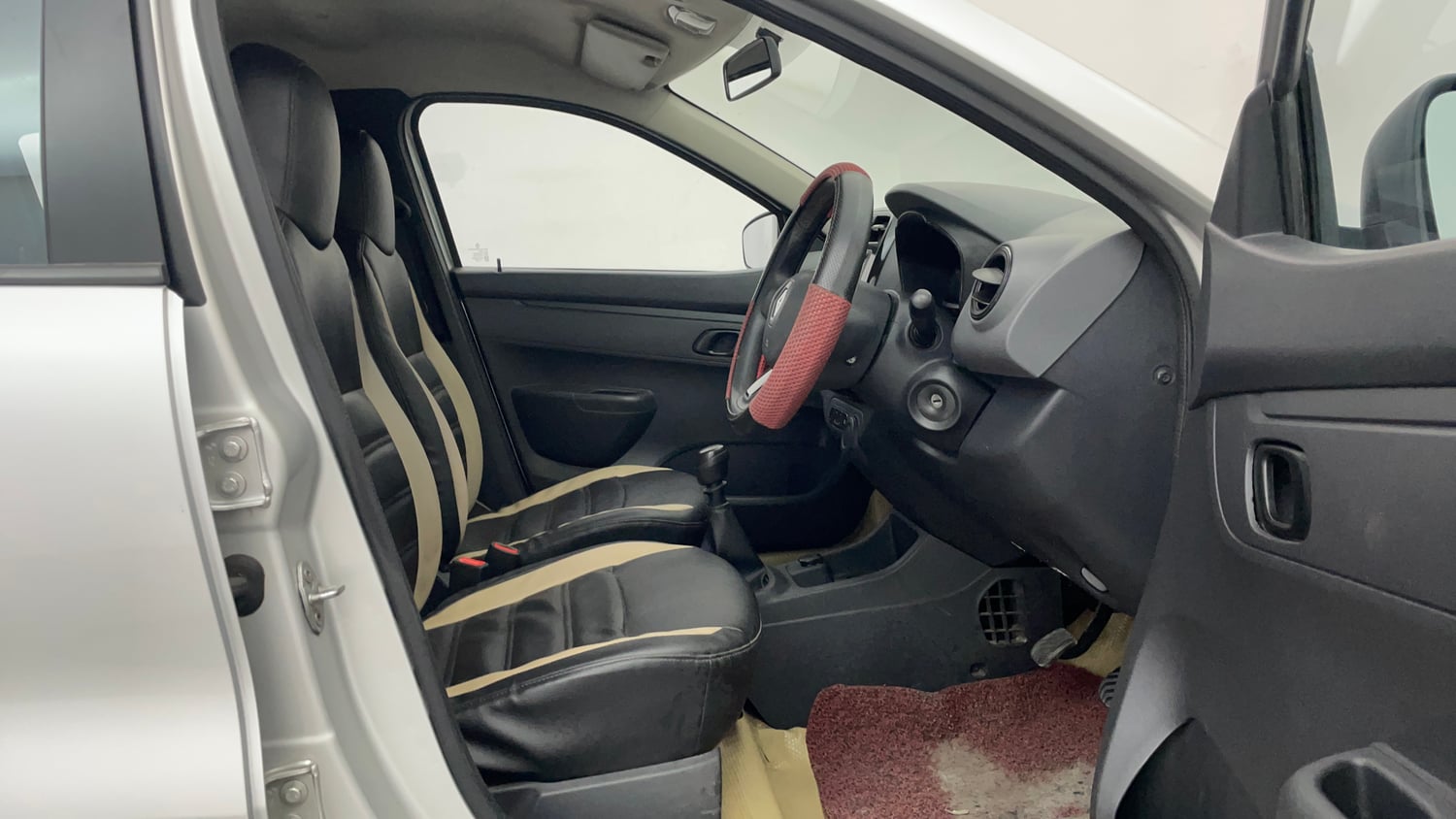 Used 2016 Renault Kwid RXT Petrol Manual interior RIGHT SIDE FRONT DOOR CABIN VIEW
