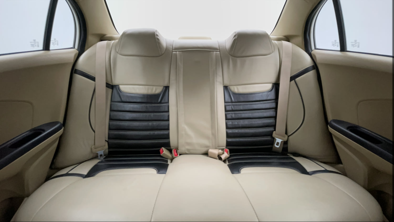 Used 2017 Honda Amaze 1.2 S i-VTEC Petrol Manual interior REAR SEAT CONDITION VIEW