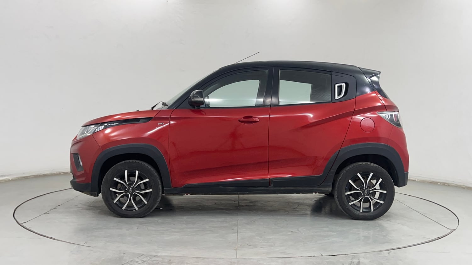 Used 2018 Mahindra KUV100 NXT K8 6 STR Petrol Manual exterior LEFT SIDE VIEW