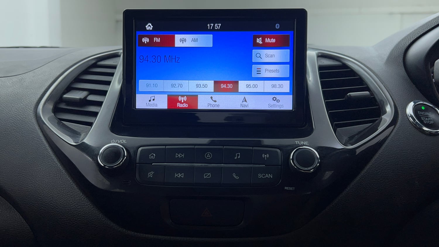 Used 2020 Ford Freestyle Titanium Plus 1.2 Ti-VCT Petrol Manual top_features Integrated (in-dash) music system