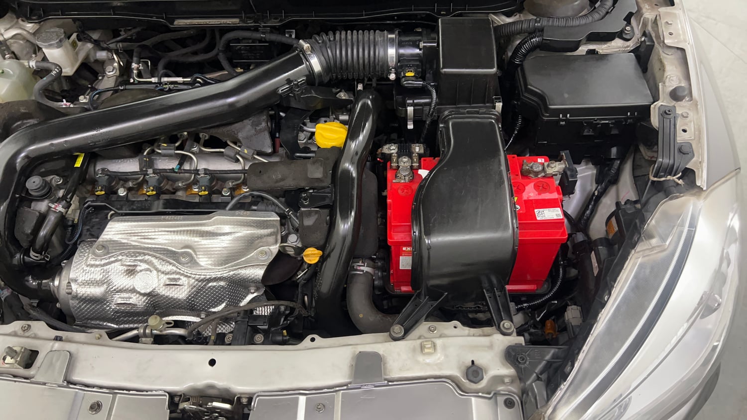 Used 2015 Maruti Suzuki S-Cross Alpha 1.6 Diesel Manual engine ENGINE LEFT SIDE VIEW