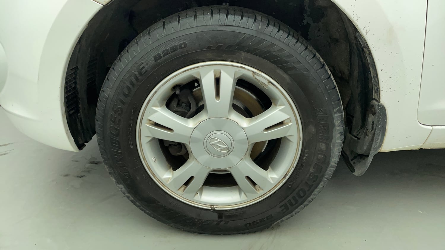 Used 2012 Hyundai i20 Asta 1.2 Petrol Manual tyres LEFT FRONT TYRE RIM VIEW