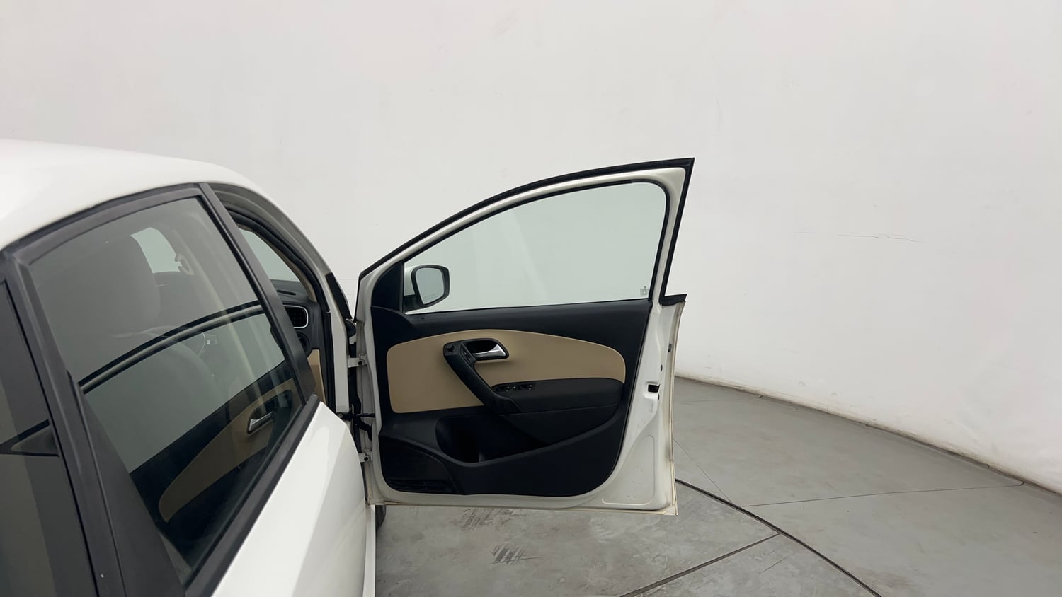 Used 2014 Volkswagen Polo Highline1.2L (P) Petrol Manual interior RIGHT FRONT DOOR OPEN VIEW