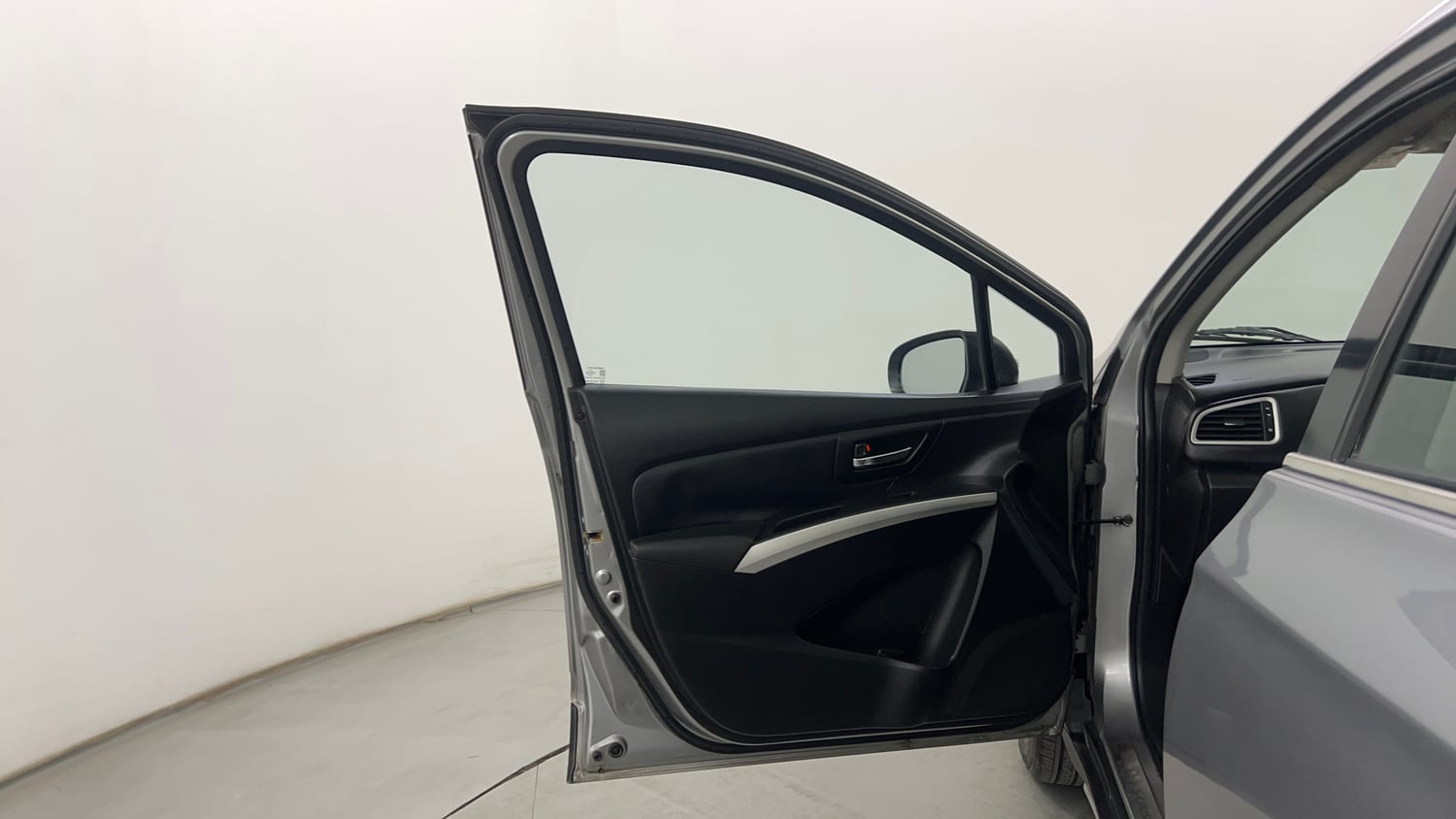 Used 2015 Maruti Suzuki S-Cross Alpha 1.6 Diesel Manual interior LEFT FRONT DOOR OPEN VIEW
