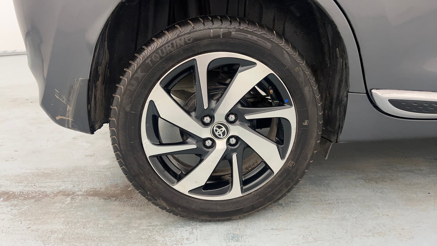 Used 2024 Toyota Glanza V AMT Petrol Automatic tyres RIGHT REAR TYRE RIM VIEW