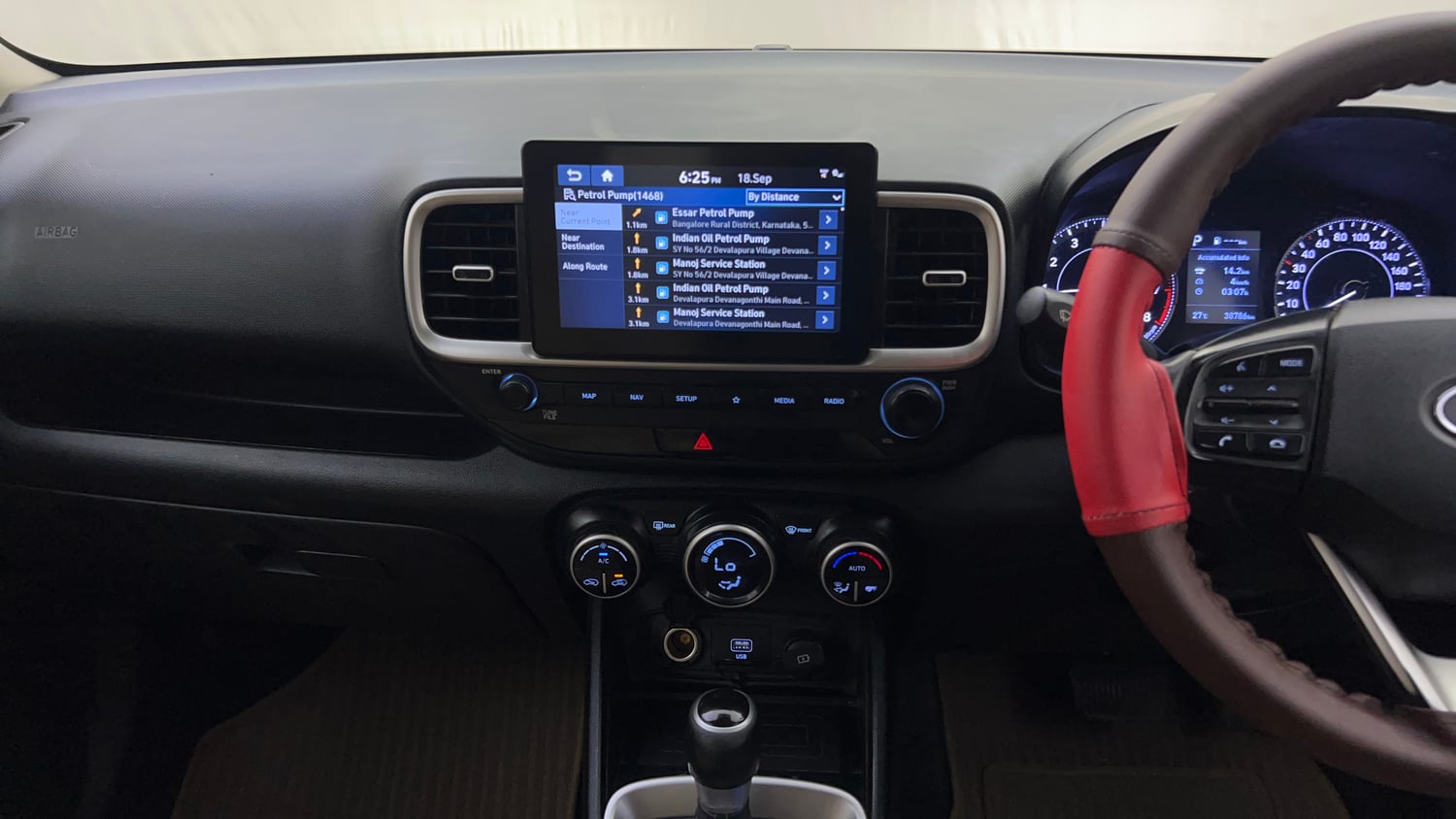 Used 2020 Hyundai Venue SX Plus 1.0 Turbo DCT Petrol Automatic interior MUSIC SYSTEM & AC CONTROL VIEW