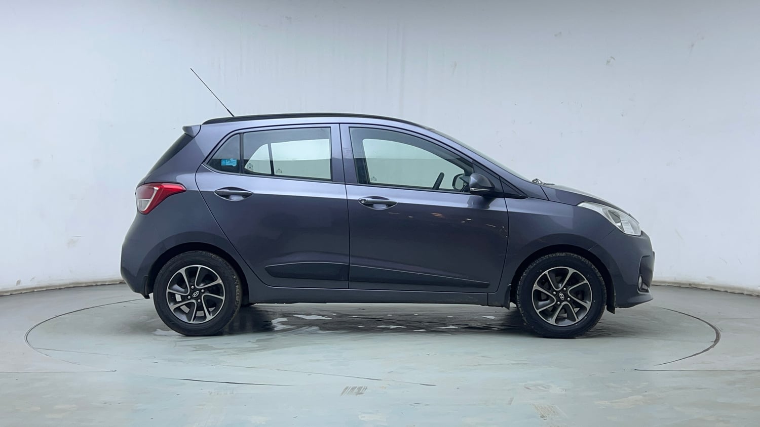 Used 2017 Hyundai Grand i10 Sportz (O) AT 1.2 Kappa VTVT Petrol Automatic exterior RIGHT SIDE VIEW