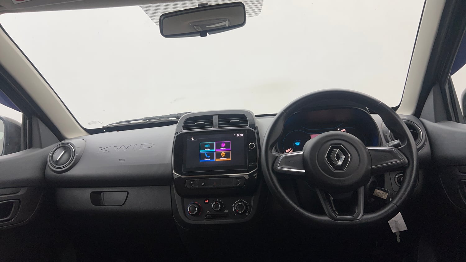 Used 2022 Renault Kwid RXT 1.0 AMT Opt Petrol Automatic interior DASHBOARD VIEW