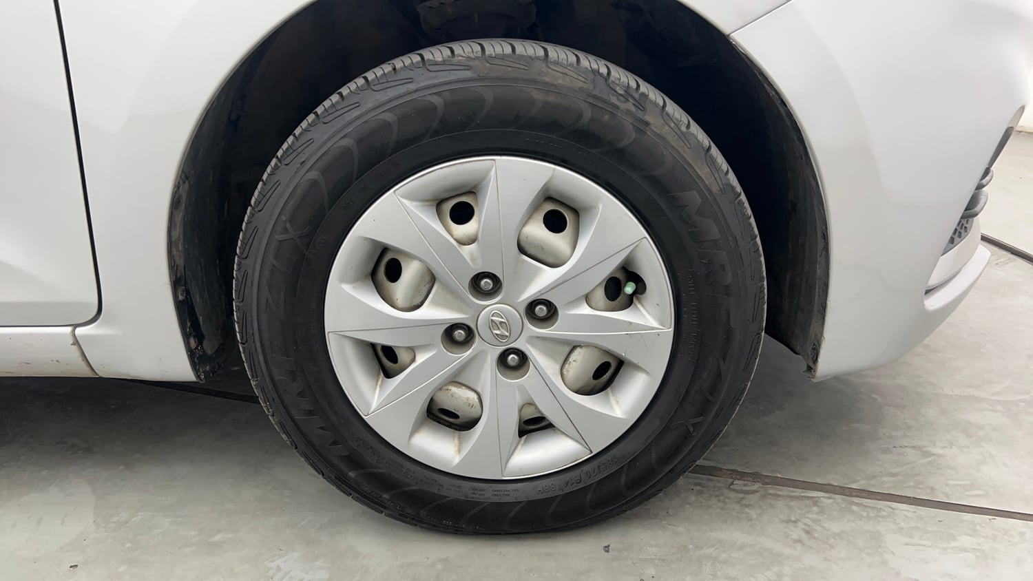 Used 2018 Hyundai Elite i20 Era 1.4 CRDi Diesel Manual tyres RIGHT FRONT TYRE RIM VIEW