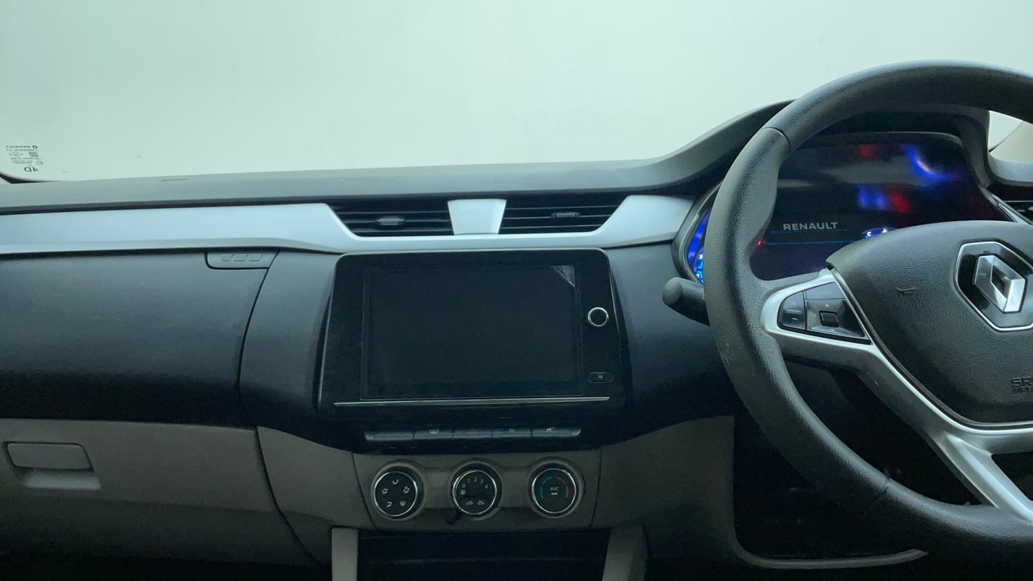 Used 2023 Renault Triber RXZ EASY-R AMT Petrol Automatic interior MUSIC SYSTEM & AC CONTROL VIEW