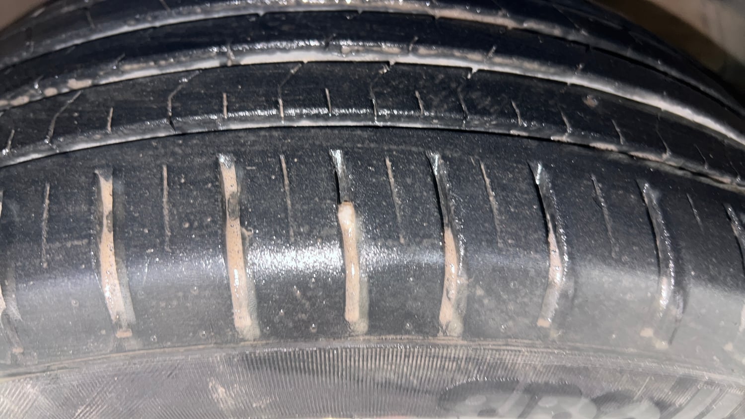Used 2021 Maruti Suzuki Baleno Alpha Automatic Petrol Automatic tyres RIGHT FRONT TYRE TREAD VIEW