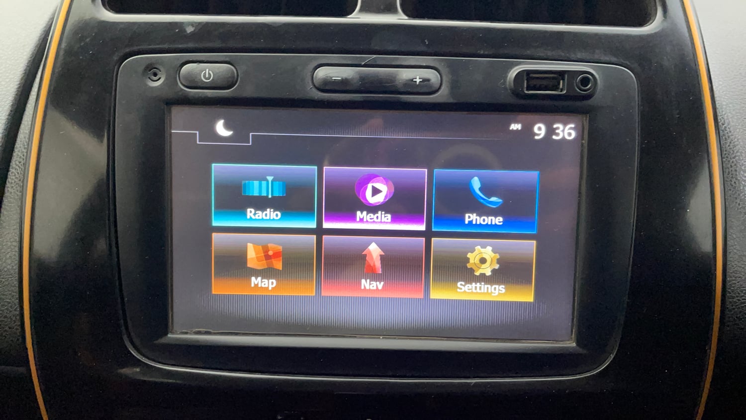 Used 2017 Renault Kwid CLIMBER 1.0 Petrol Manual top_features Integrated (in-dash) music system
