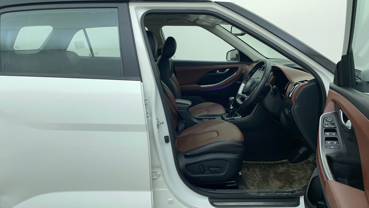 Used 2022 Hyundai Alcazar Signature 6 STR 2.0 Petrol Petrol Manual interior RIGHT SIDE FRONT DOOR CABIN VIEW