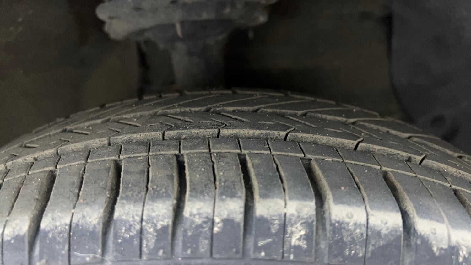 Used 2014 Hyundai Grand i10 Sportz 1.2 Kappa VTVT Petrol Manual tyres RIGHT FRONT TYRE TREAD VIEW