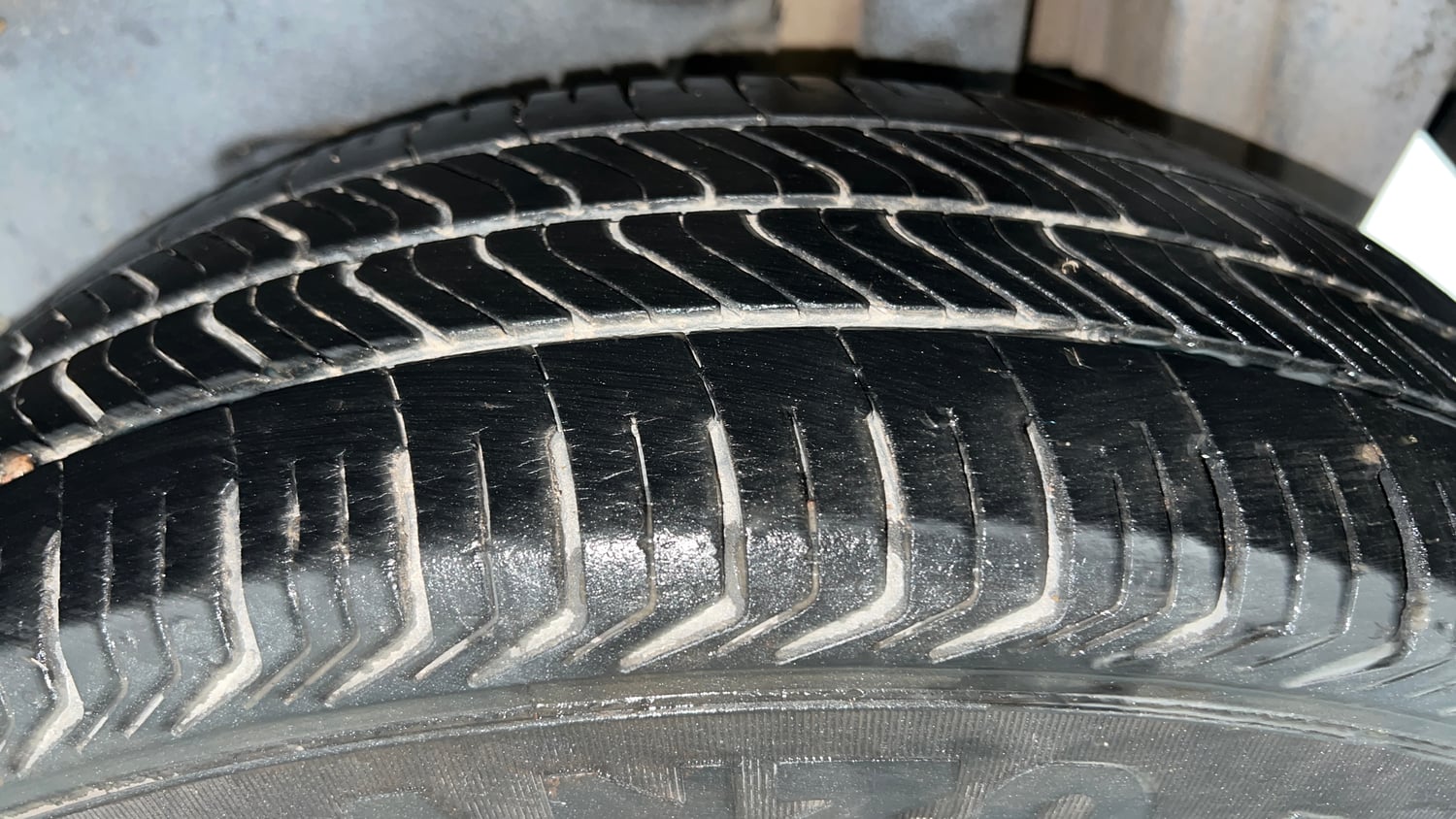 Used 2016 Maruti Suzuki Swift VDi Diesel Manual tyres LEFT REAR TYRE TREAD VIEW