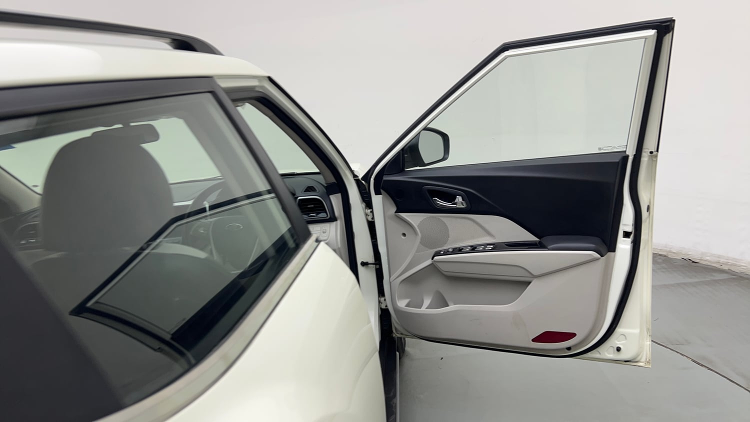 Used 2022 Mahindra XUV 300 W8 1.2 Petrol Petrol Manual interior RIGHT FRONT DOOR OPEN VIEW