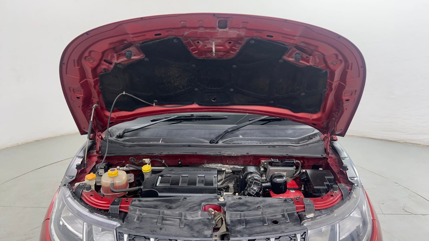 Used 2018 Mahindra KUV100 NXT K8 6 STR Petrol Manual engine ENGINE & BONNET OPEN FRONT VIEW