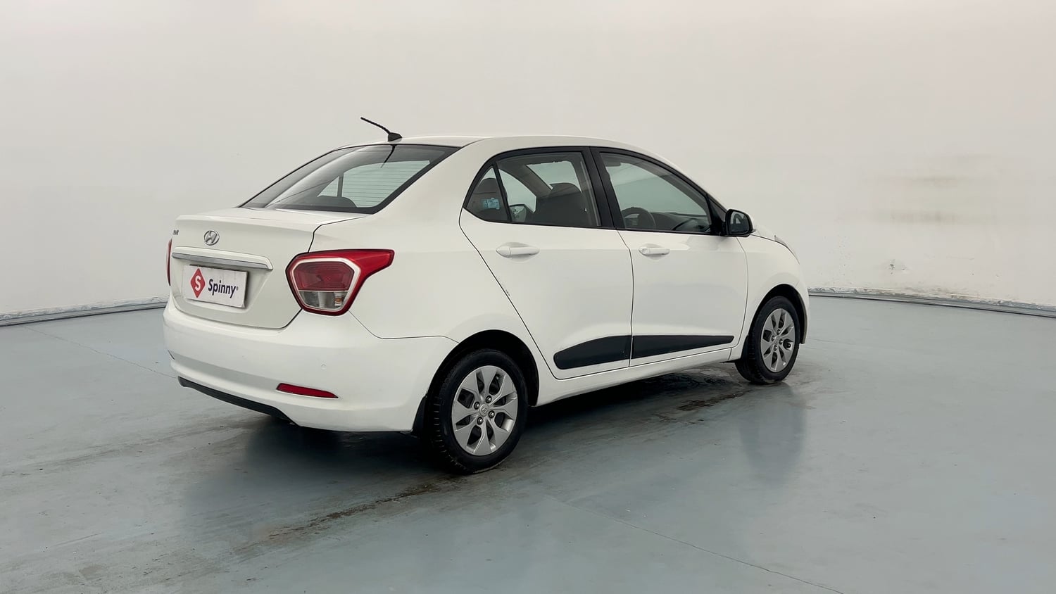 Used 2014 Hyundai Xcent S 1.2 Petrol Manual exterior RIGHT REAR CORNER VIEW