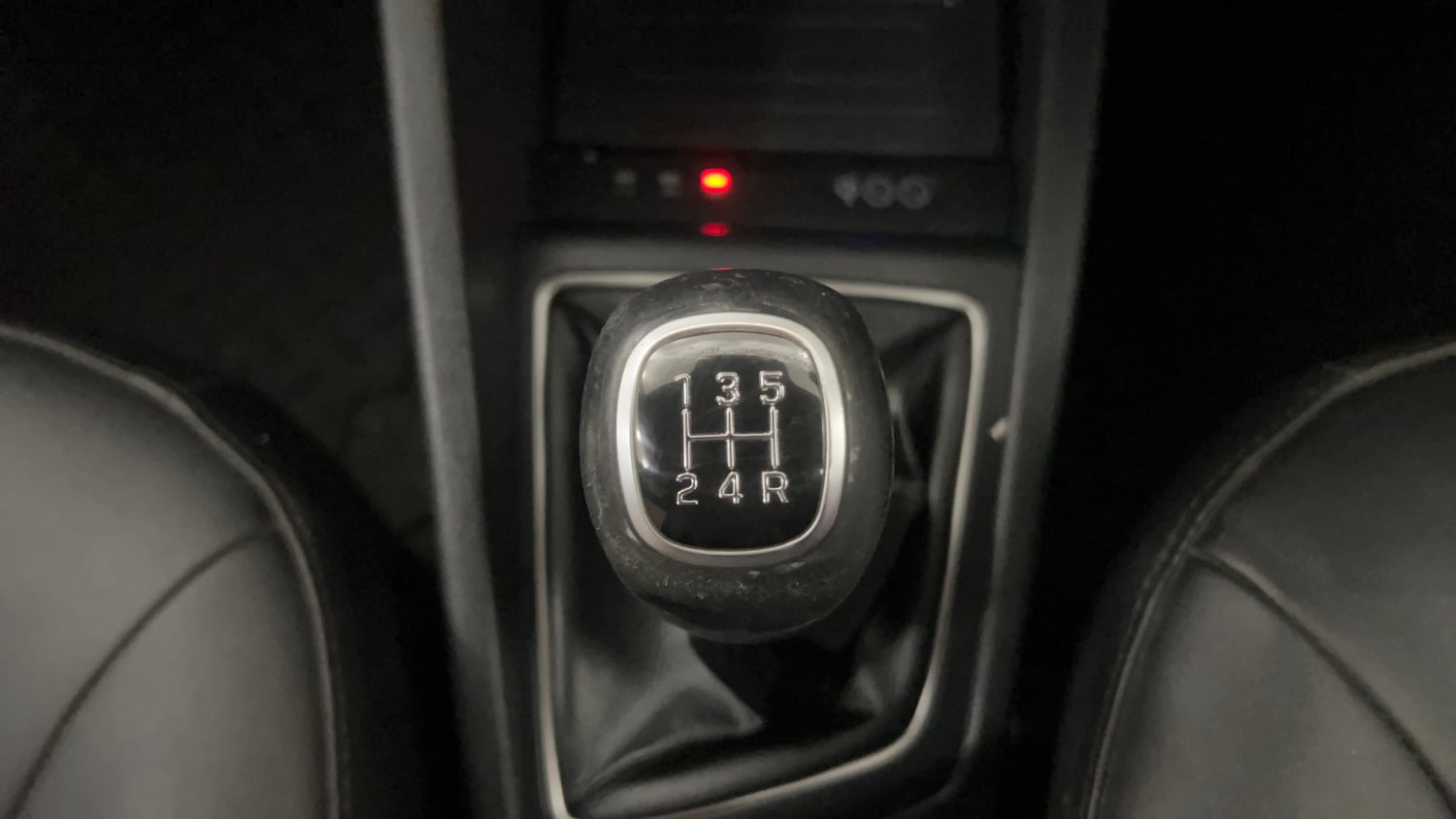 Used 2020 Hyundai Elite i20 Asta 1.2 (O) Petrol Manual interior GEAR  KNOB VIEW