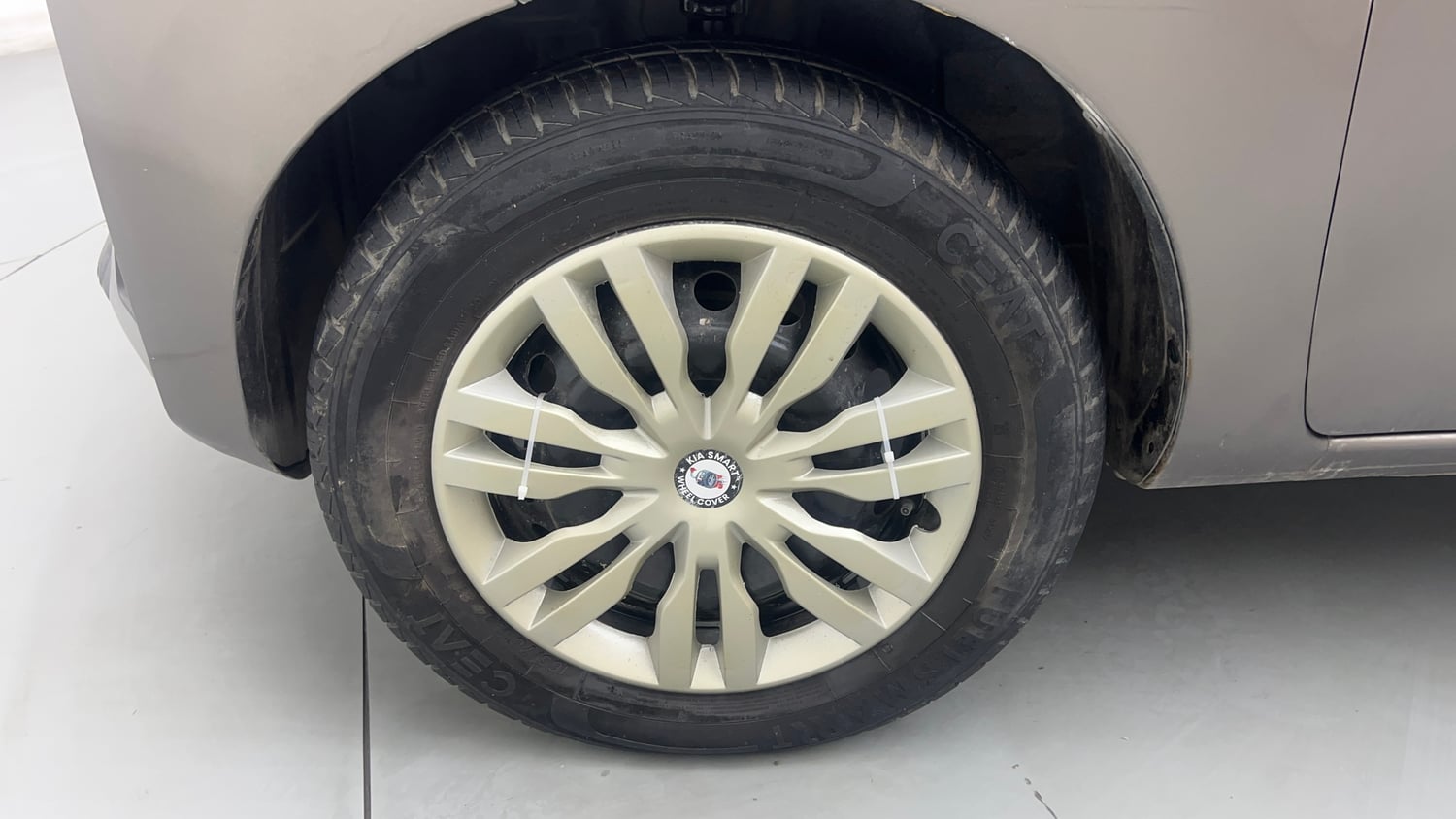 Used 2021 Datsun Redi-GO A Petrol Manual tyres LEFT FRONT TYRE RIM VIEW