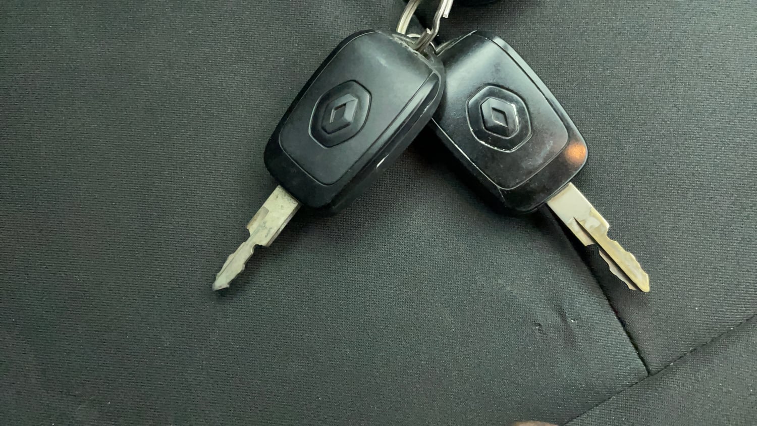Used 2015 Renault Kwid RXT Petrol Manual extra CAR KEY VIEW