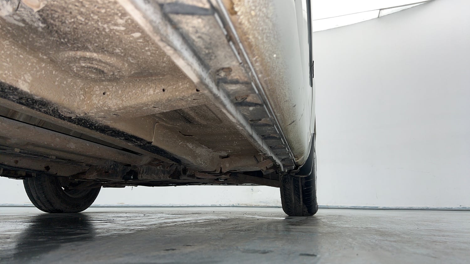 Used 2016 Maruti Suzuki Swift VDi Diesel Manual extra REAR RIGHT UNDERBODY VIEW