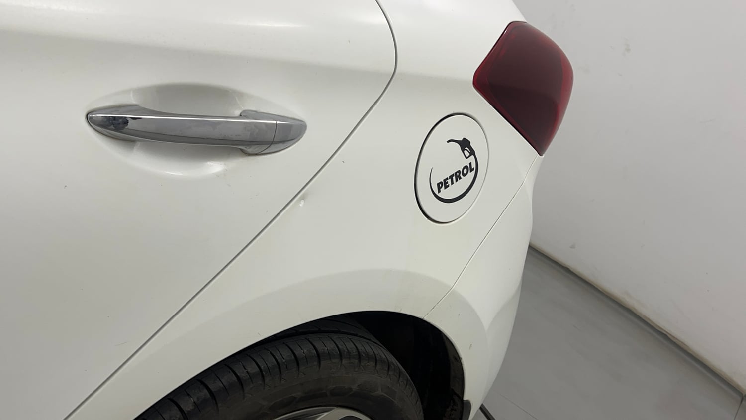 Used 2020 Hyundai Elite i20 Asta 1.2 (O) Petrol Manual dents MINOR DENT