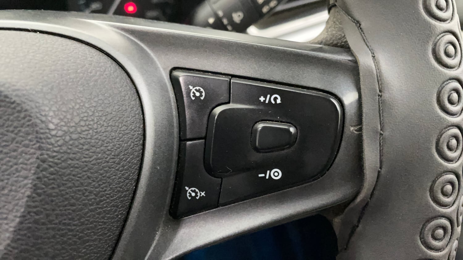 Used 2021 Tata Altroz XZ Diesel Diesel Manual top_features Cruise control