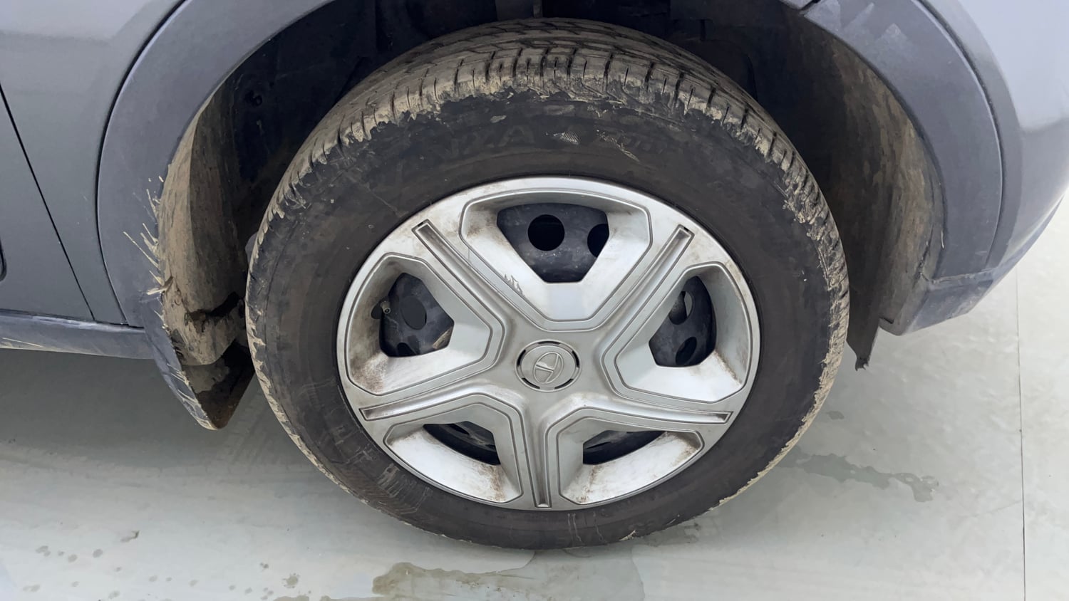 Used 2022 Tata Nexon XM Plus (S) Petrol Manual tyres RIGHT FRONT TYRE RIM VIEW