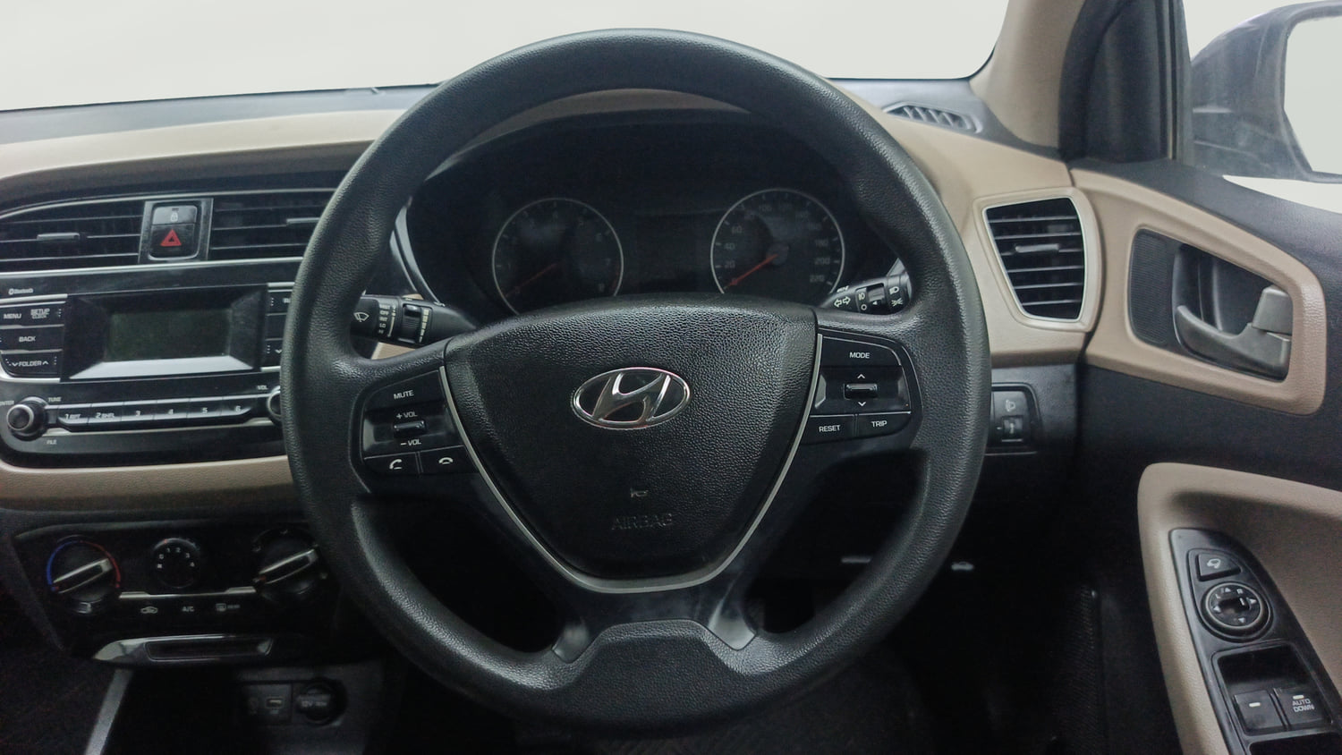 Used 2018 Hyundai Elite i20 Sportz 1.2 Petrol Manual interior STEERING VIEW