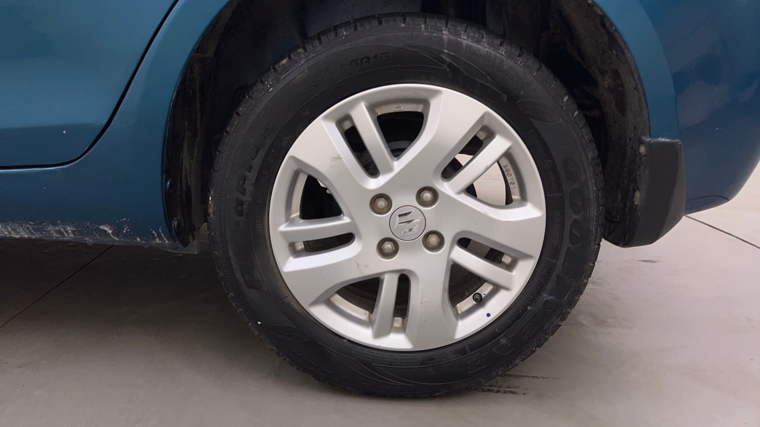Used 2012 Maruti Suzuki Swift Dzire ZXI Petrol Manual tyres LEFT REAR TYRE RIM VIEW