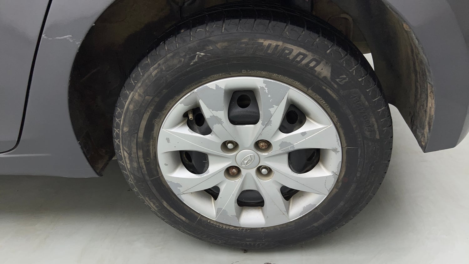 Used 2017 Hyundai Elite i20 Sportz 1.2 Petrol Manual tyres LEFT REAR TYRE RIM VIEW