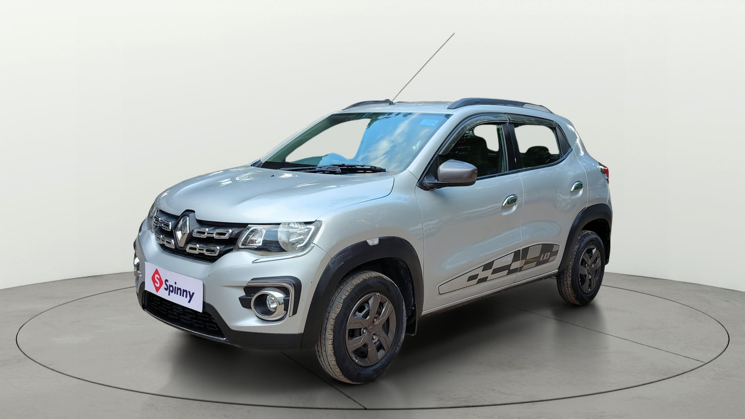 Used 2018 Renault Kwid 1.0 RXT Petrol Manual exterior LEFT FRONT CORNER VIEW