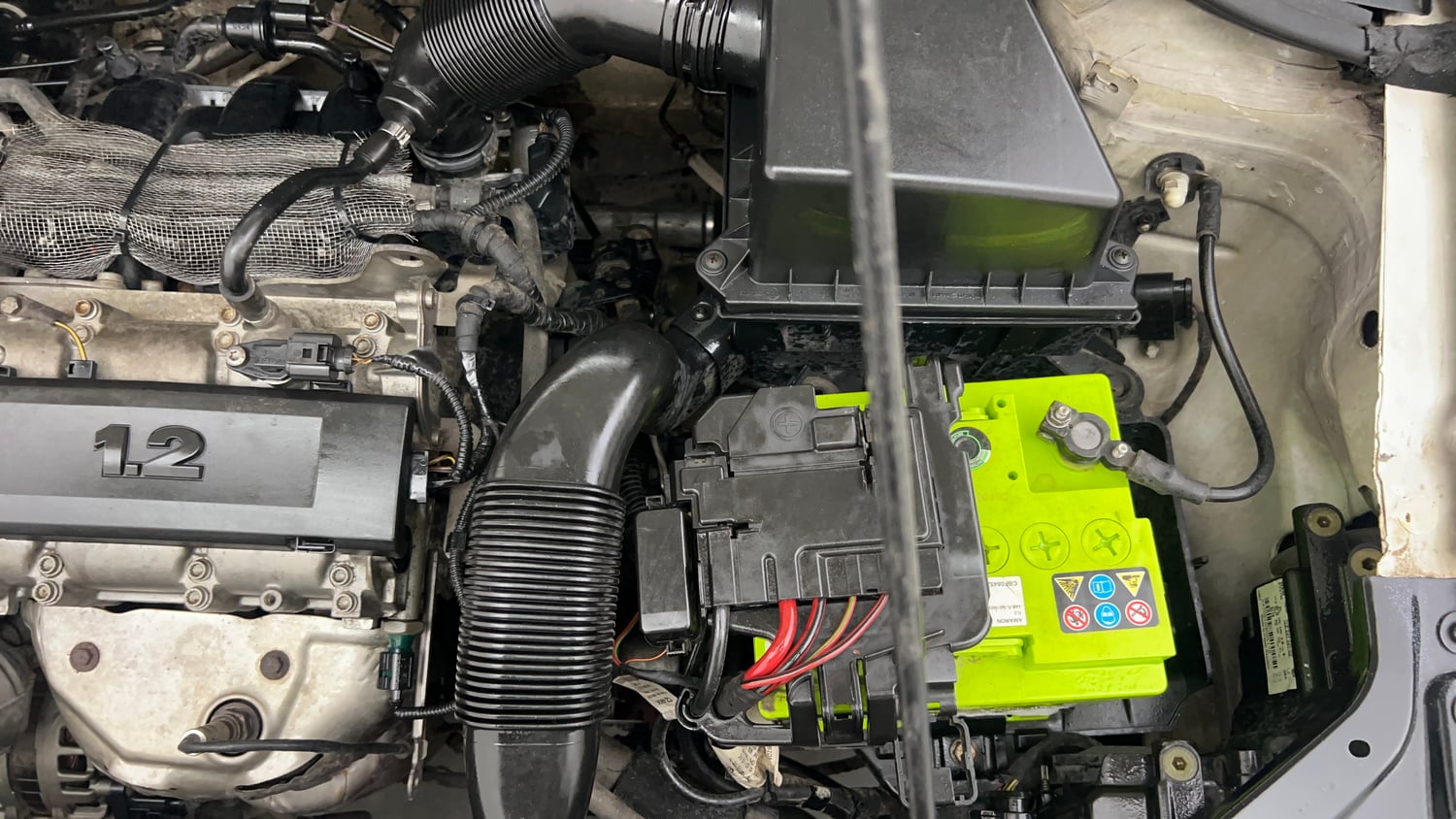 Used 2014 Volkswagen Polo Highline1.2L (P) Petrol Manual engine ENGINE LEFT SIDE VIEW