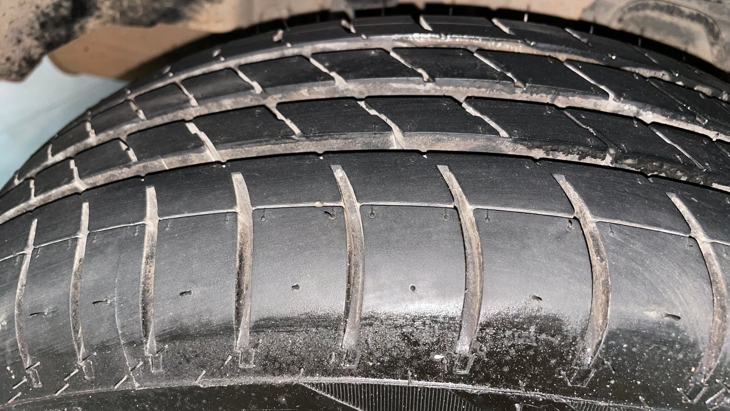 Used 2016 Ford Figo Aspire Titanium1.5 TDCi Diesel Manual tyres RIGHT REAR TYRE TREAD VIEW