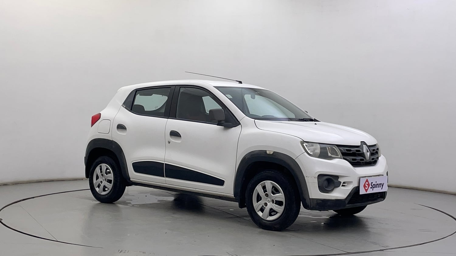Used 2015 Renault Kwid RXT Petrol Manual exterior RIGHT FRONT CORNER VIEW
