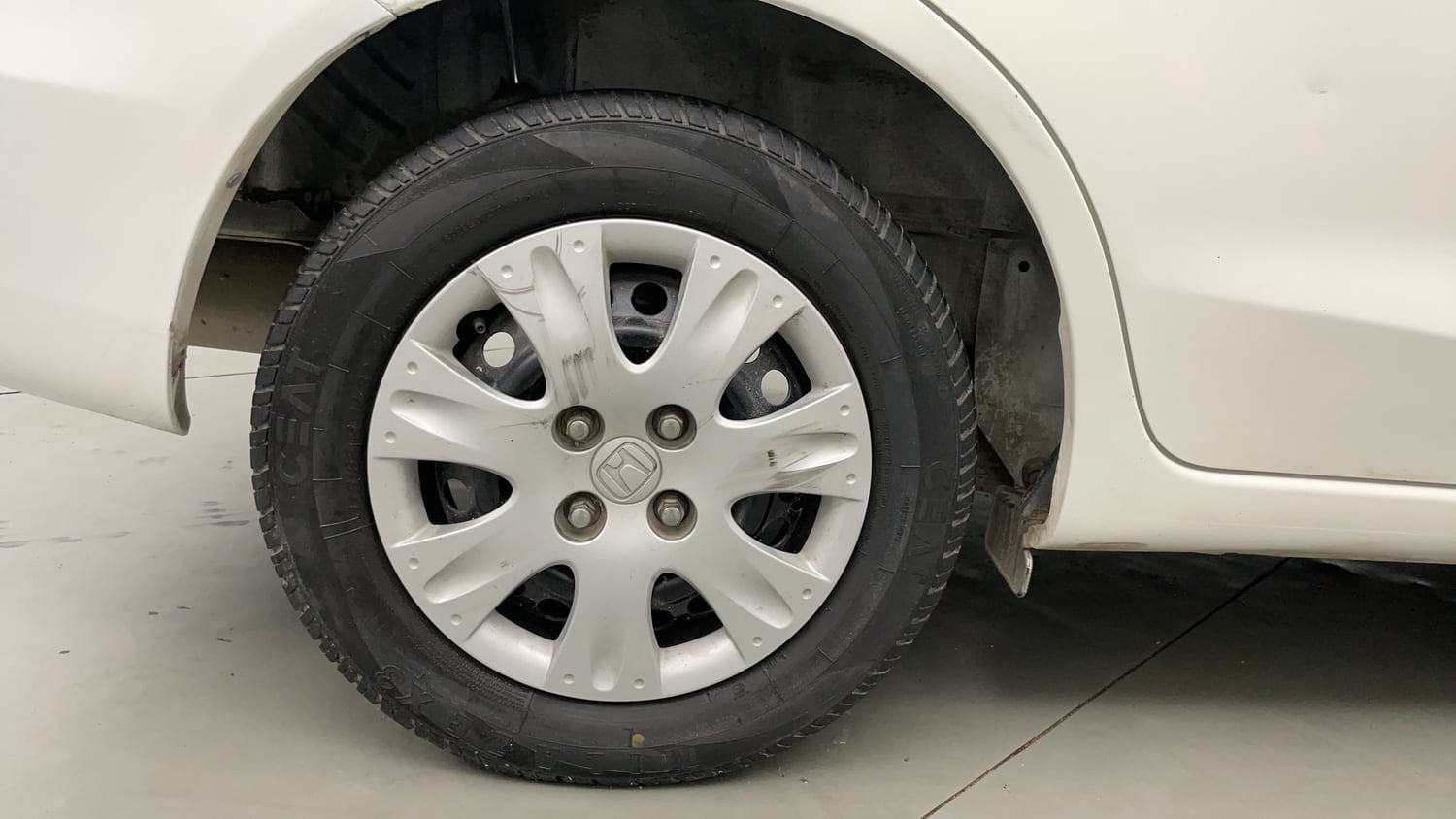 Used 2017 Honda Amaze 1.2 S i-VTEC Petrol Manual tyres RIGHT REAR TYRE RIM VIEW