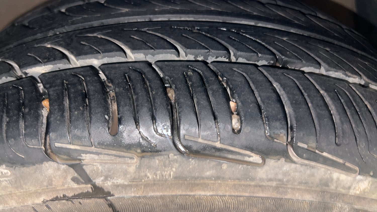 Used 2012 Hyundai i20 Sportz 1.2 Petrol Manual tyres RIGHT FRONT TYRE TREAD VIEW