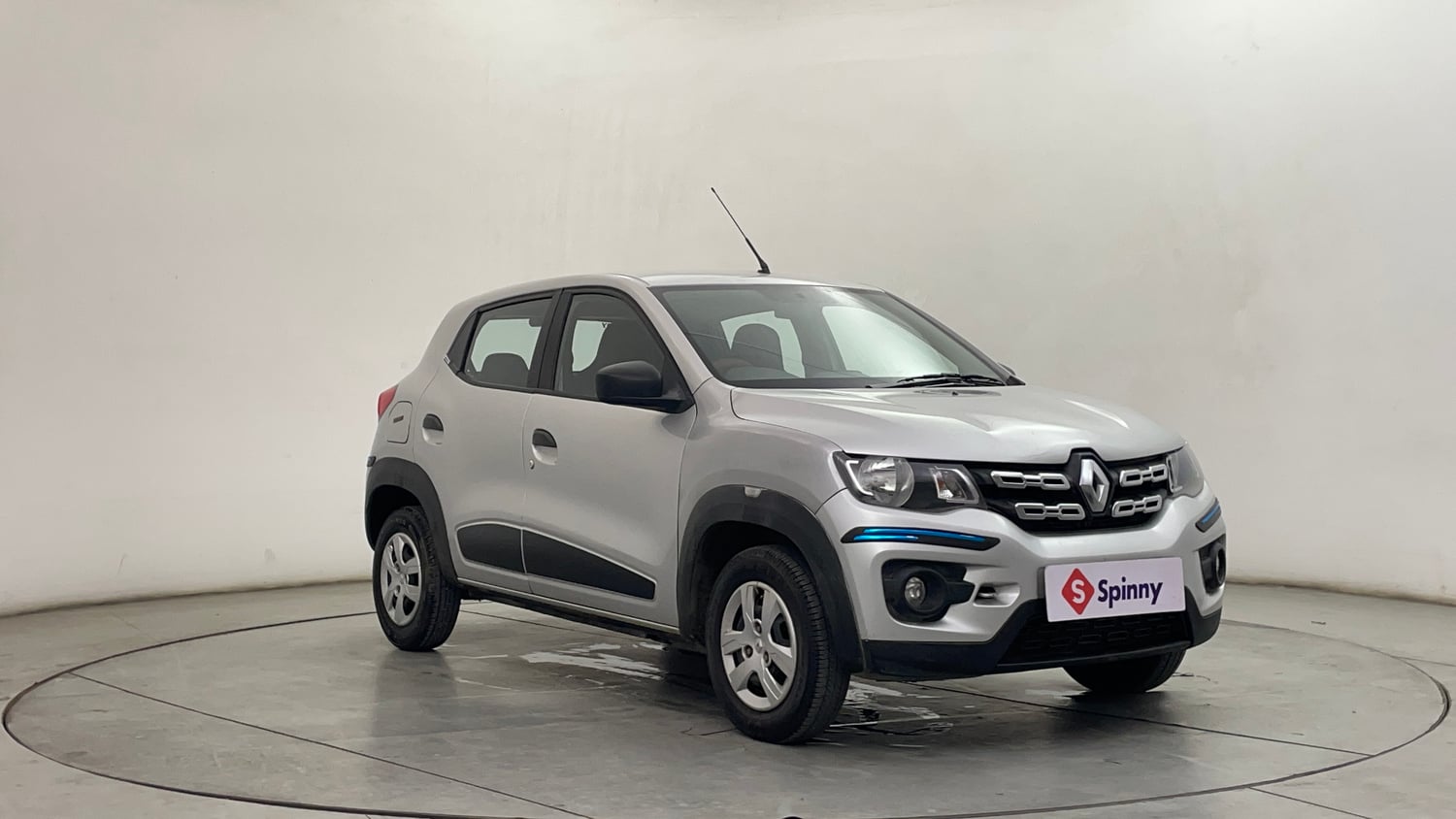 Used 2016 Renault Kwid RXT Petrol Manual exterior RIGHT FRONT CORNER VIEW
