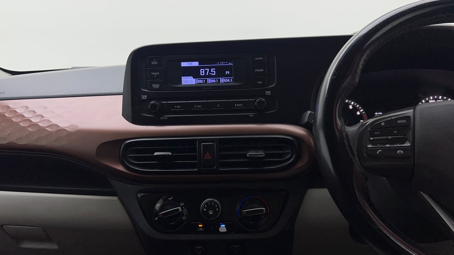 Used 2021 Hyundai Aura S 1.2 CNG Cng Manual interior MUSIC SYSTEM & AC CONTROL VIEW