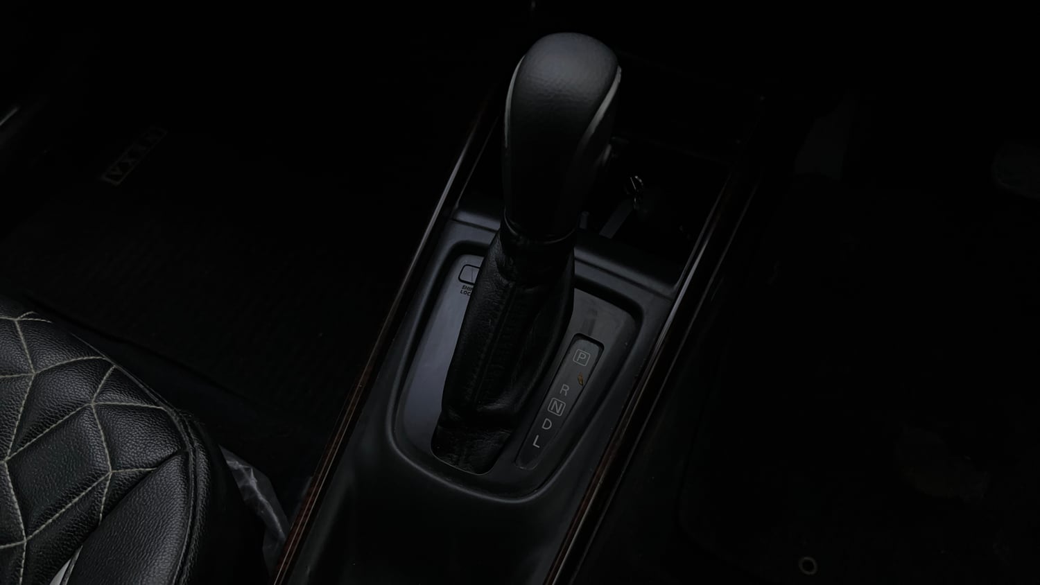 Used 2021 Maruti Suzuki Baleno Alpha Automatic Petrol Automatic interior GEAR  KNOB VIEW