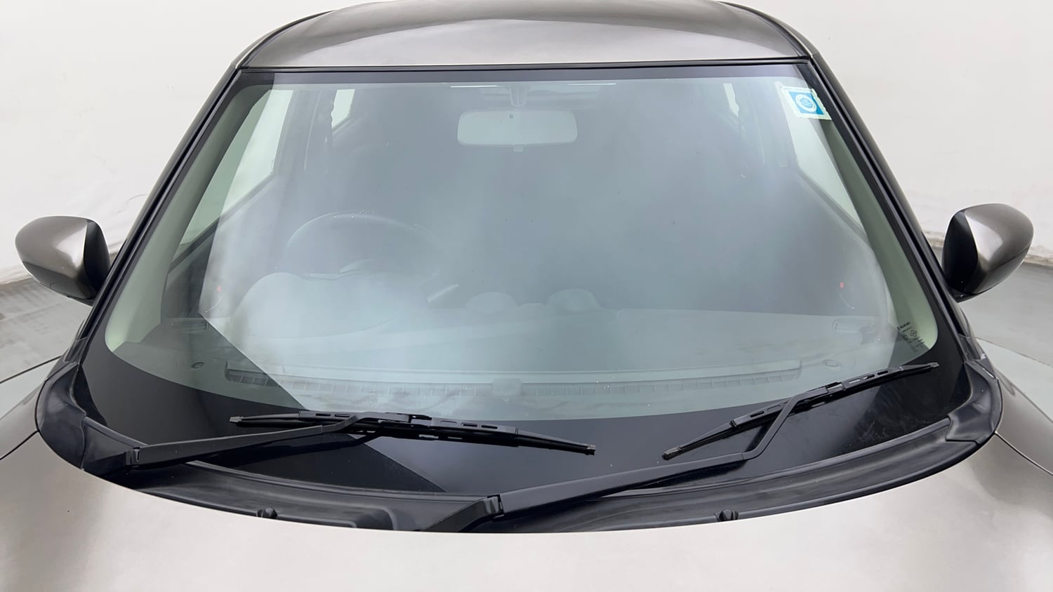 Used 2021 Maruti Suzuki Swift VXi Petrol Manual exterior FRONT WINDSHIELD VIEW