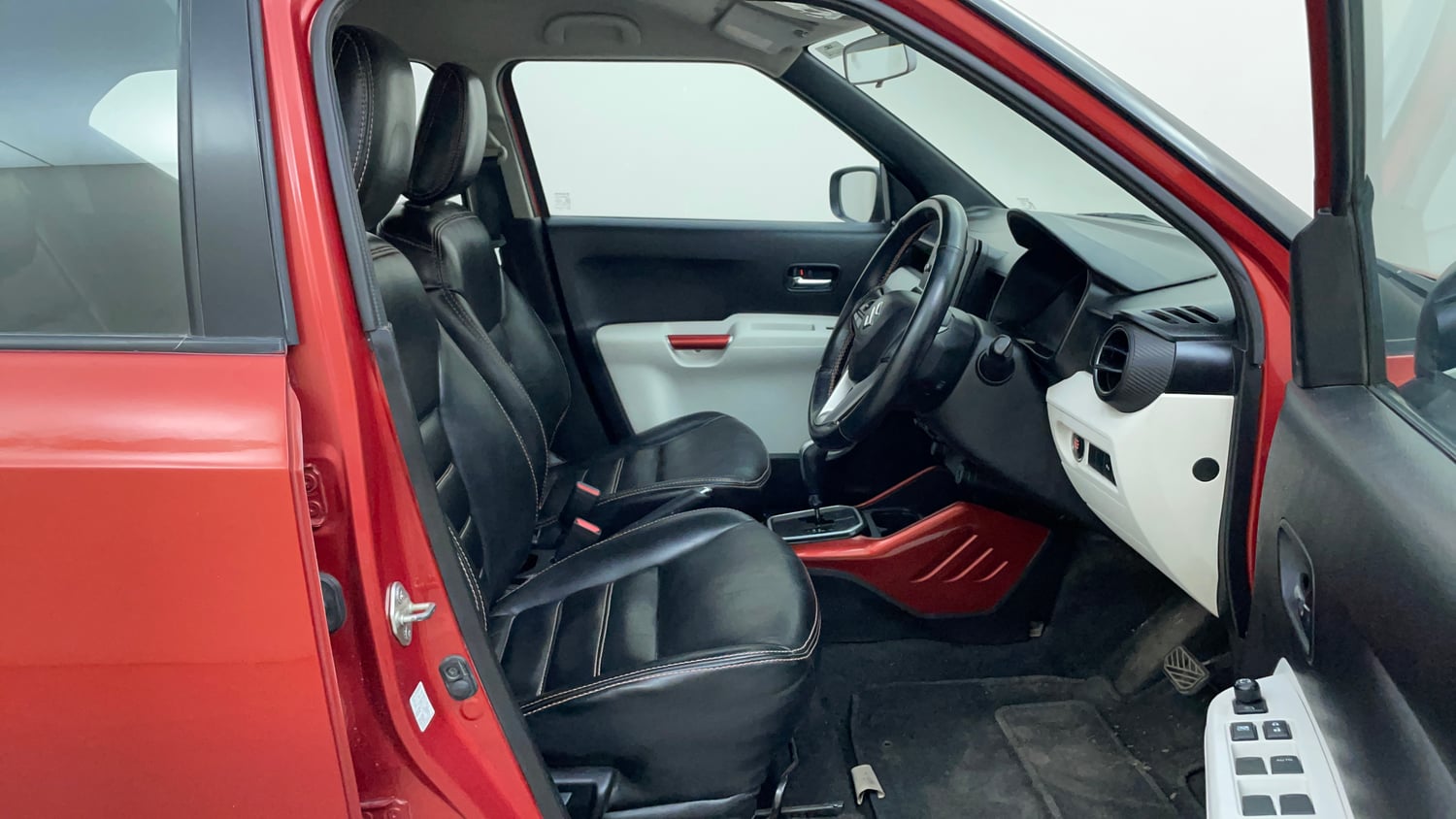 Used 2017 Maruti Suzuki Ignis Zeta 1.2 AMT Petrol Automatic interior RIGHT SIDE FRONT DOOR CABIN VIEW