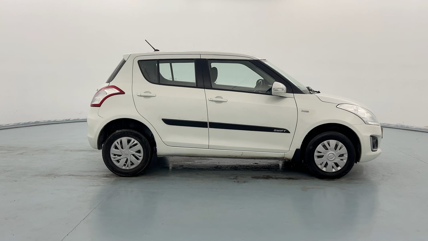 Used 2016 Maruti Suzuki Swift VDi Diesel Manual exterior RIGHT SIDE VIEW